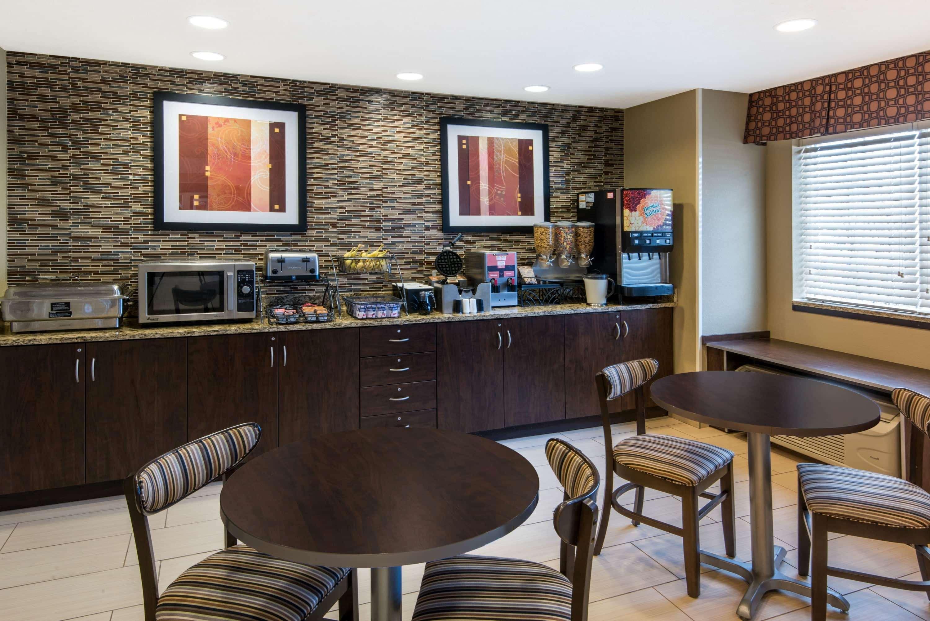 Hotel Microtel And